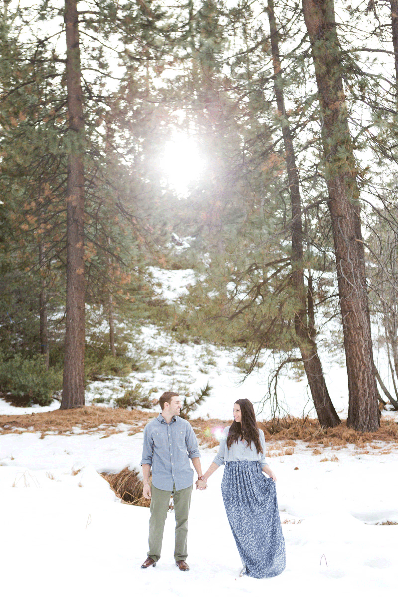 a-snow-winter-engagement-session_01