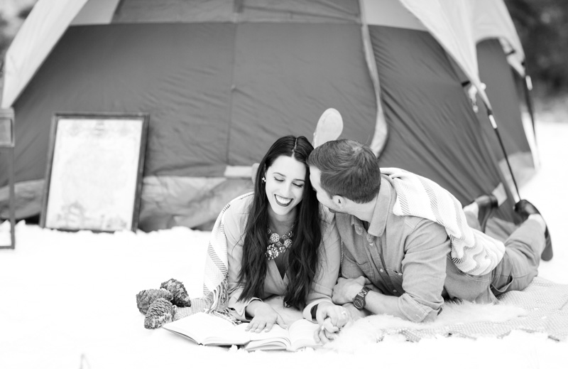 a-snow-winter-engagement-session_06