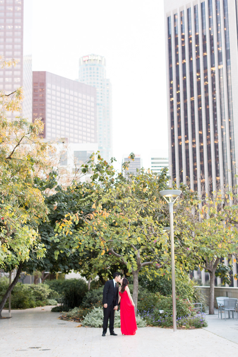 a-downtown-los-angeles-engagement-session_03