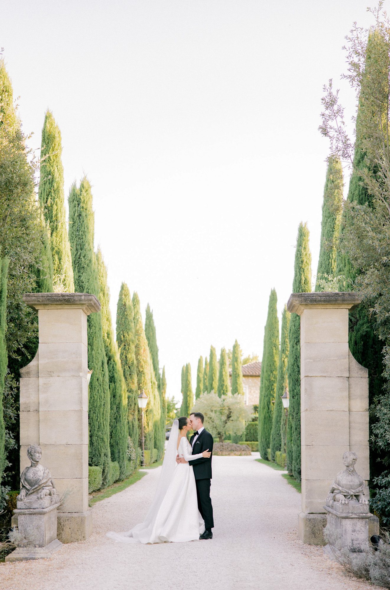 Romantic sunset portraits during Tuscany elopement in the Tuscan countryside